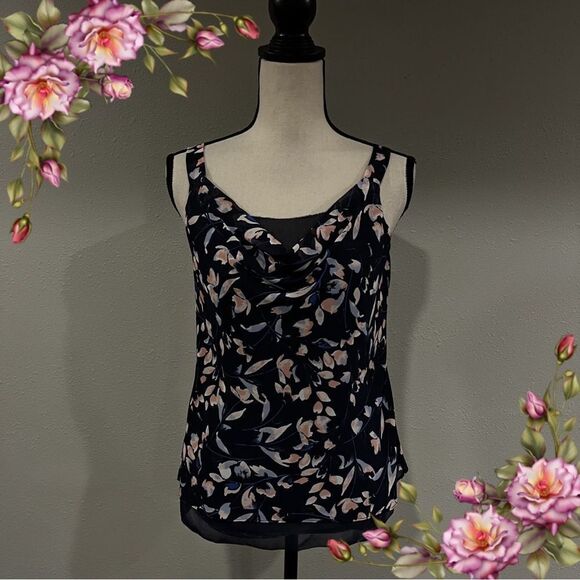 White House Black Market Tops - WHBM floral sleeveless blouse 